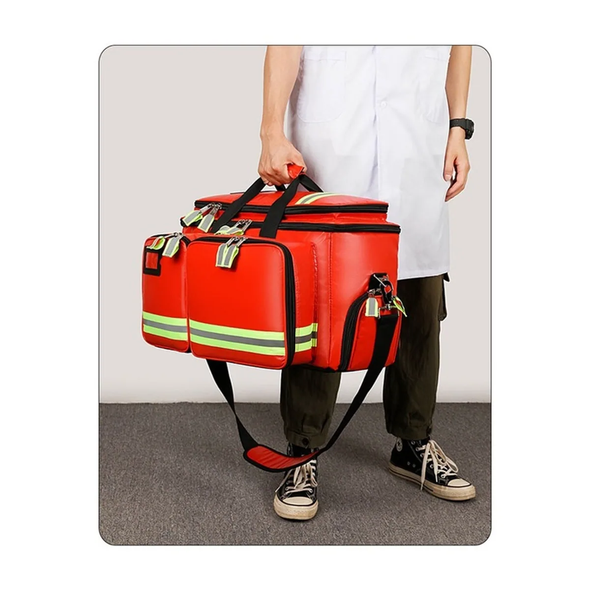Red/Navy Blue portable first aid bags detail view 3 - SKU 08813